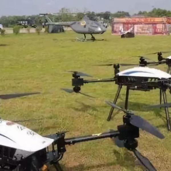 Plain weave carbon fiber component