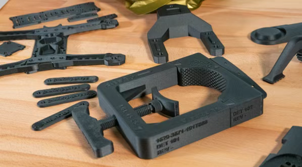 How can carbon fiber be combined with 3D printing?